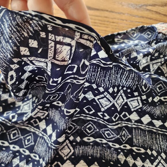 Miss Me Sheer Blue Geometric Tribal Beading on Sleeve Top Women's Small Oversize - Picture 7 of 7